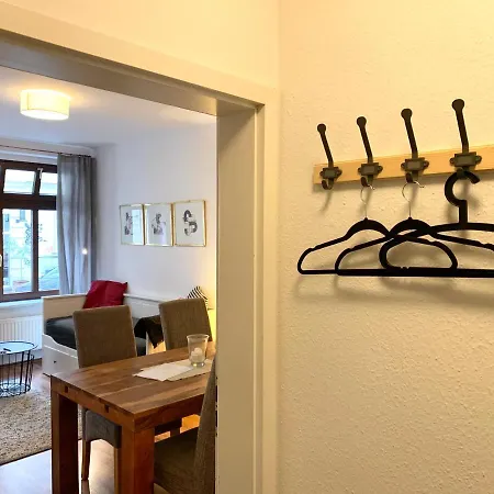 Hinterhaus No4 *