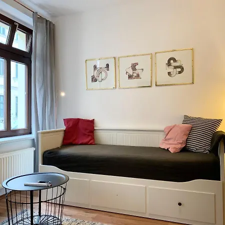 Hinterhaus No4 لبسيا