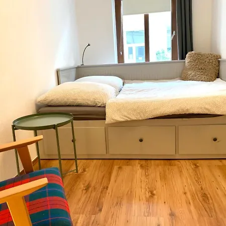 Hinterhaus No4 * لبسيا